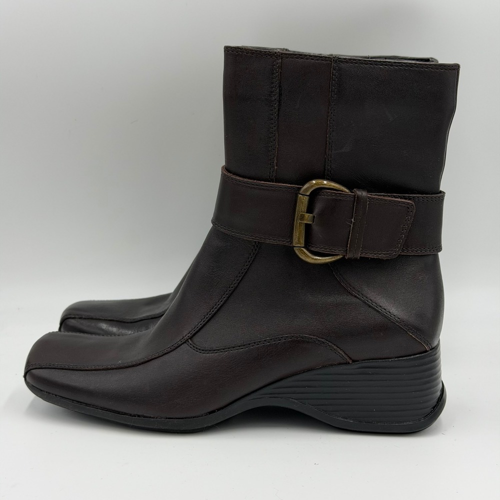 NWD Clarks Madison Jack Brown Leather Ankle Boots Buckle Wedge Womens Size 6